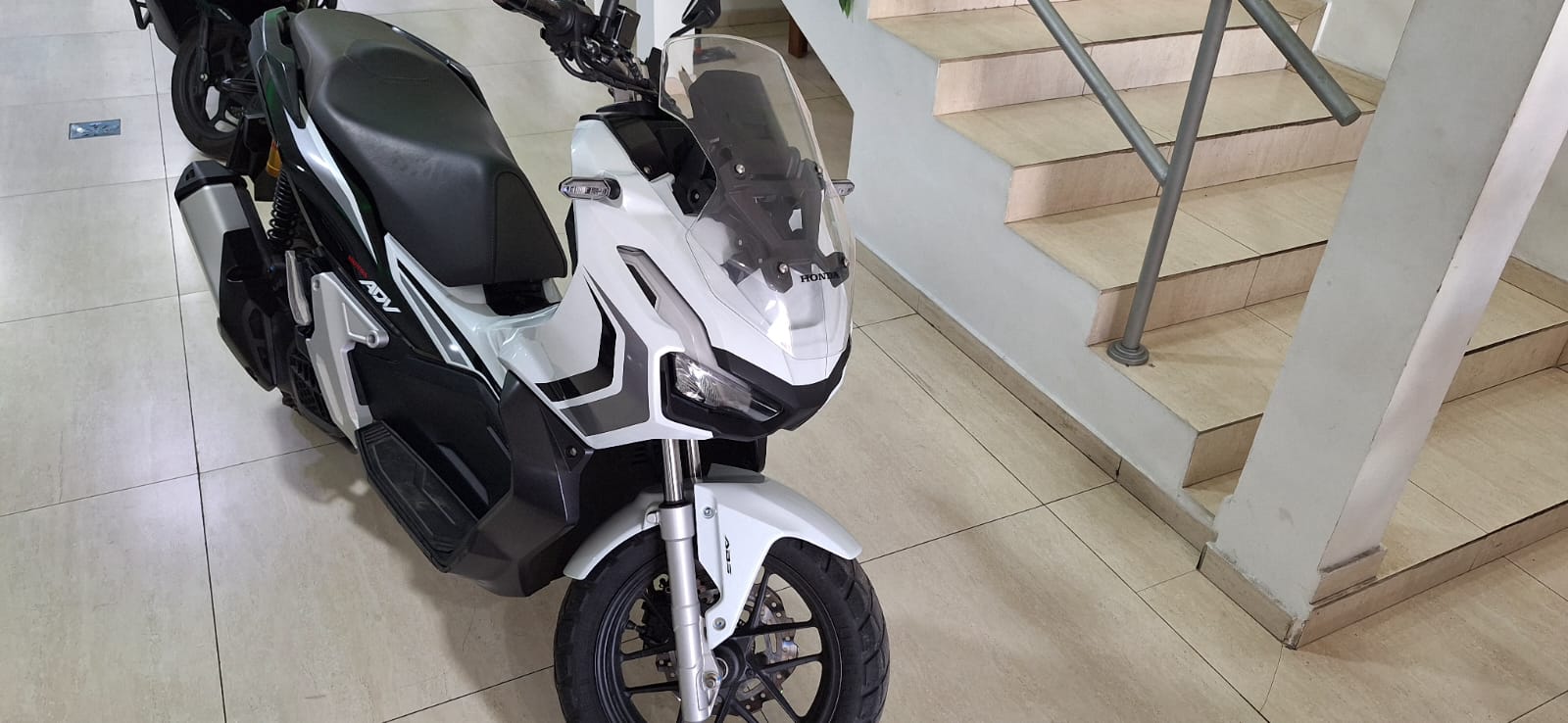 HONDA ADV
